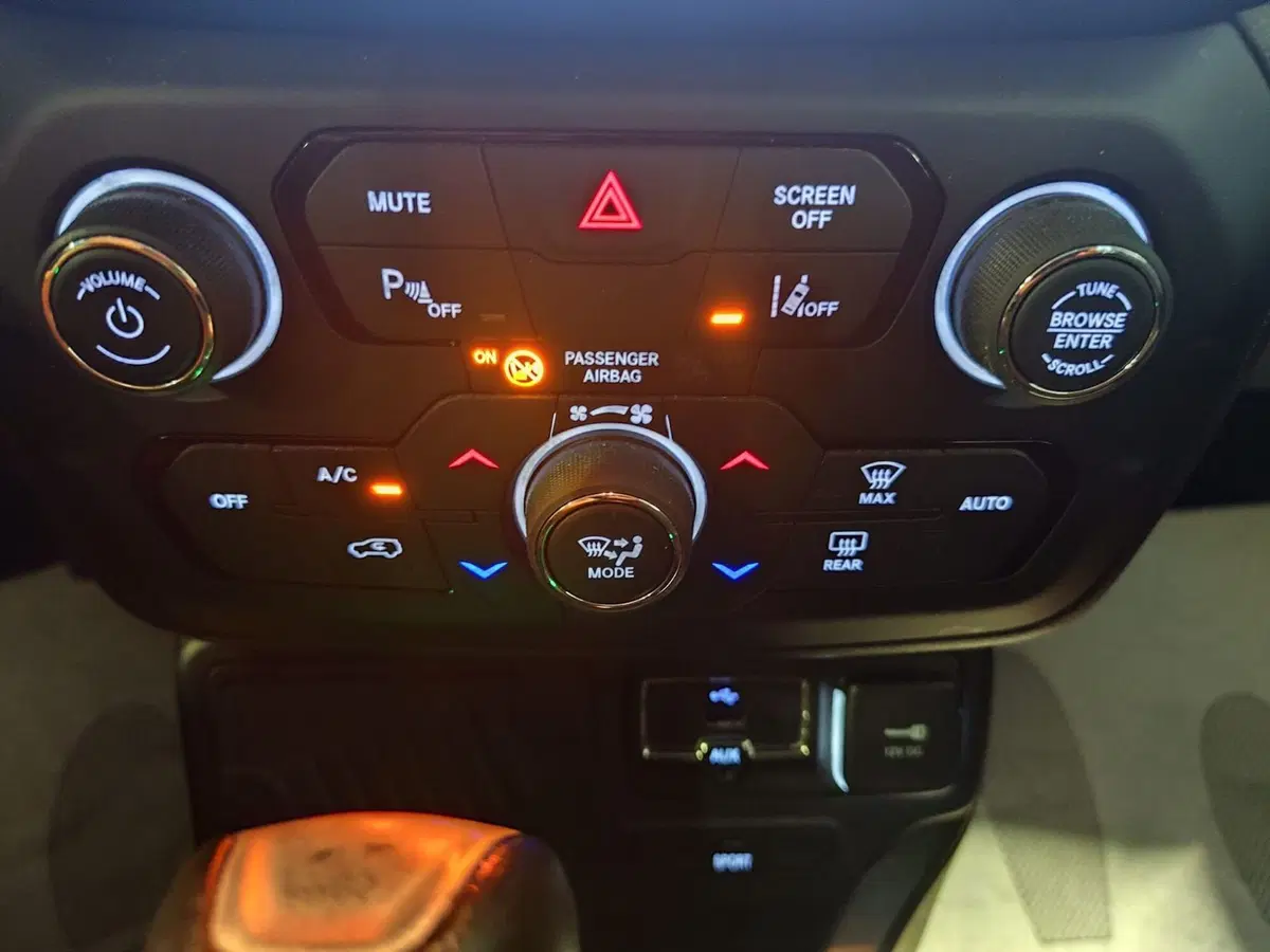 Jeep Renegade usata a Milano (13)