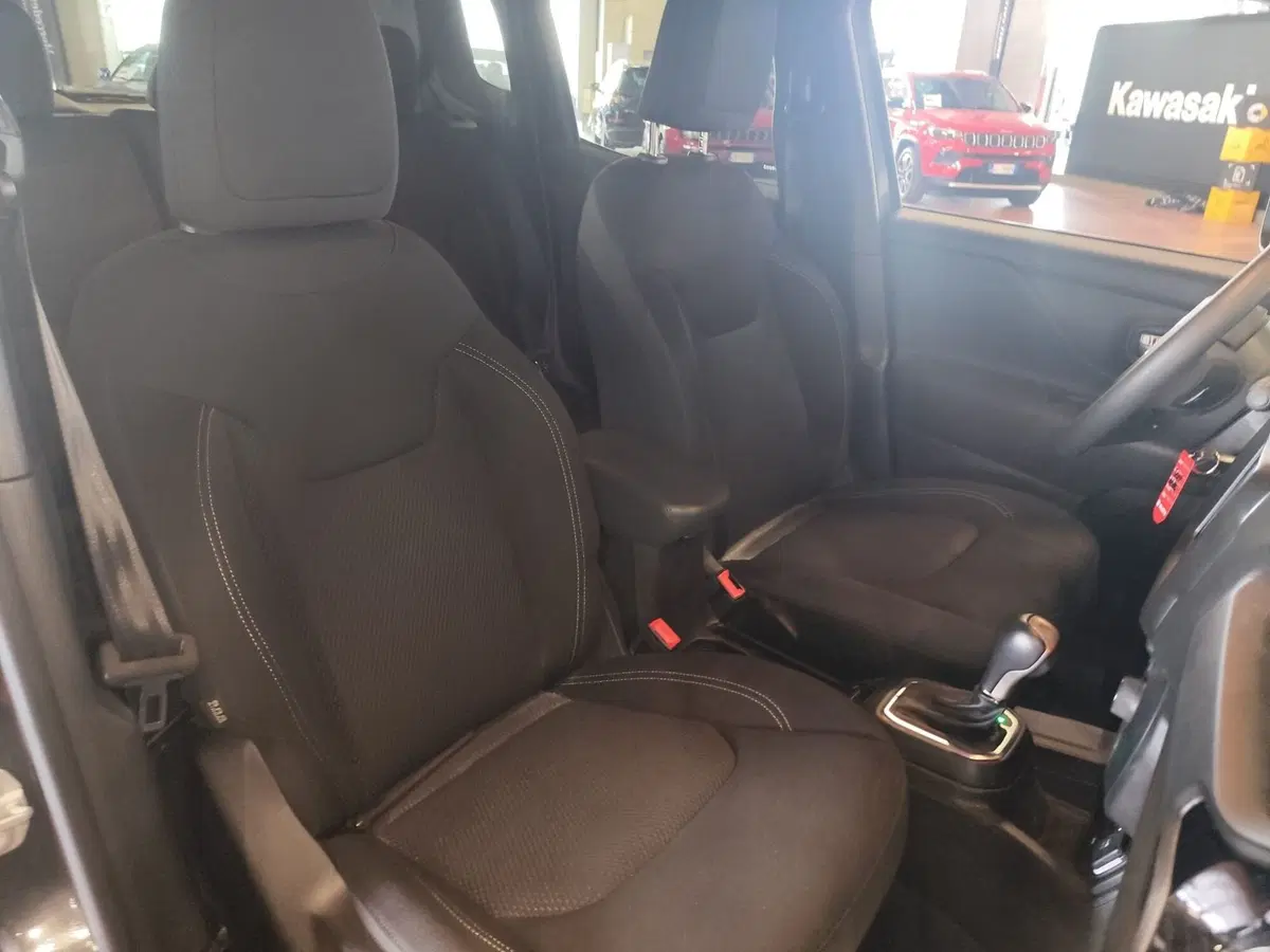 Jeep Renegade usata a Milano (18)