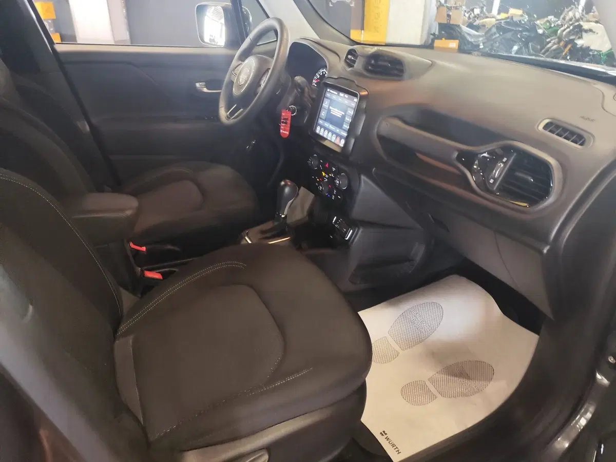 Jeep Renegade usata a Milano (19)