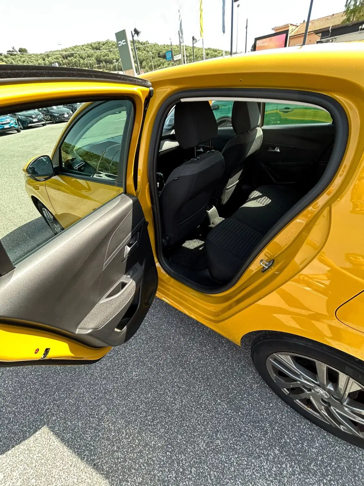 Peugeot 208 usata a Roma (5)