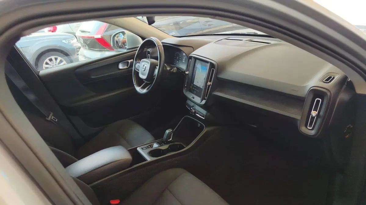 Volvo XC40 usata a Firenze (11)