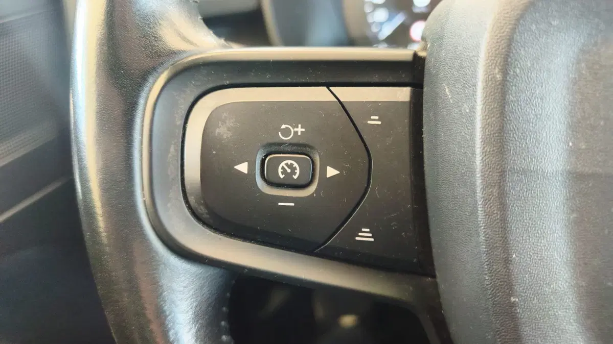 Volvo XC40 usata a Firenze (16)