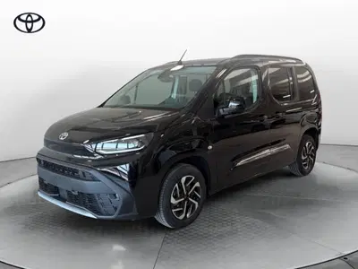 Toyota Proace City Verso City Verso 1.5D 130cv S&amp;S mt6 L1 D Executive nuova a Torri di Quartesolo