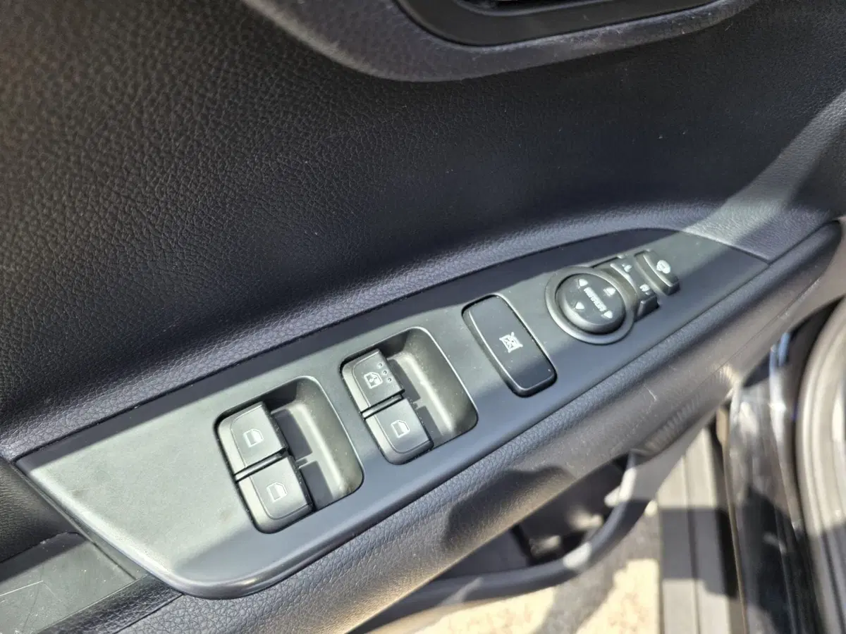 Kia Stonic usata a Rimini (10)