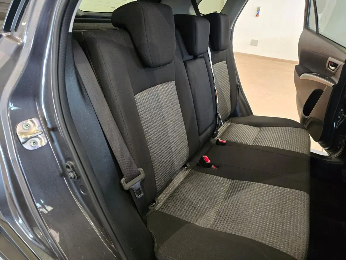 Suzuki S-Cross usata a Rimini (11)