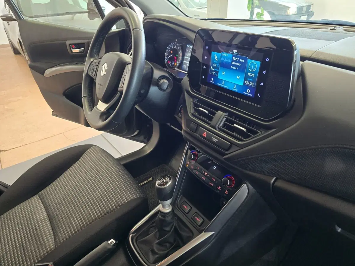 Suzuki S-Cross usata a Rimini (12)