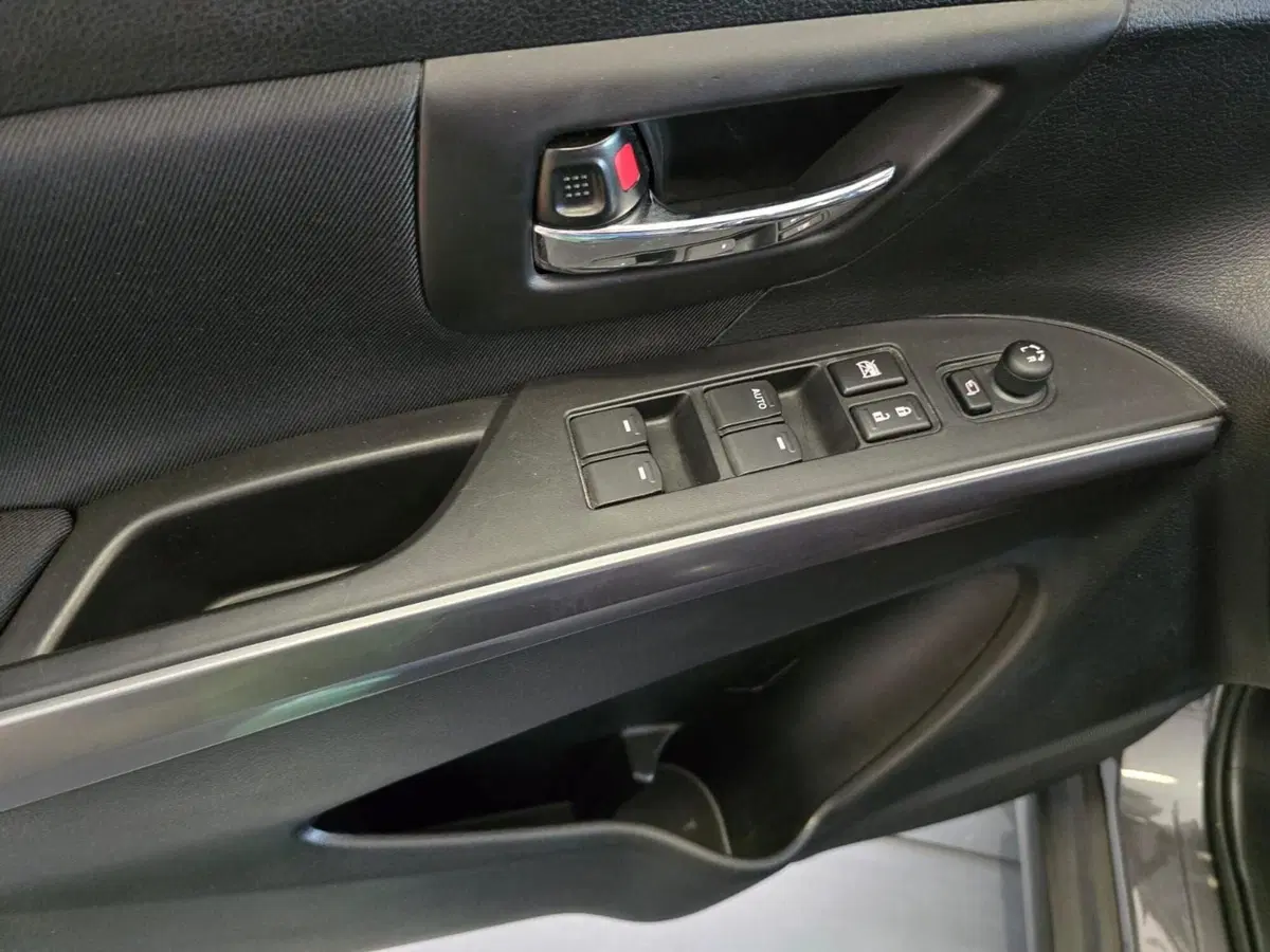 Suzuki S-Cross usata a Rimini (15)