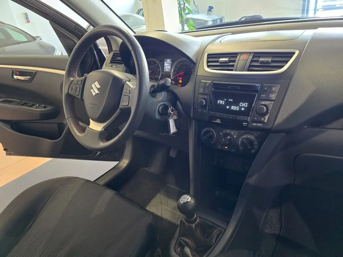 Suzuki Swift usata a Rimini (11)