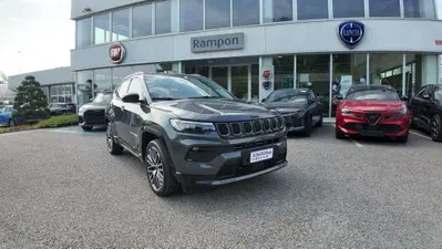 Jeep Compass 1.5 turbo t4 mhev Summit 2wd 130cv dct del 2025 usata a San Dona' Di Piave