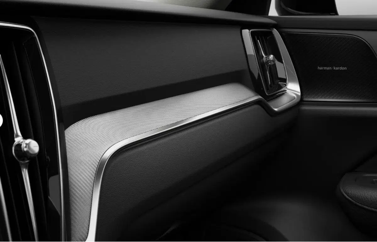 Volvo V60 nuova a Milano (11)