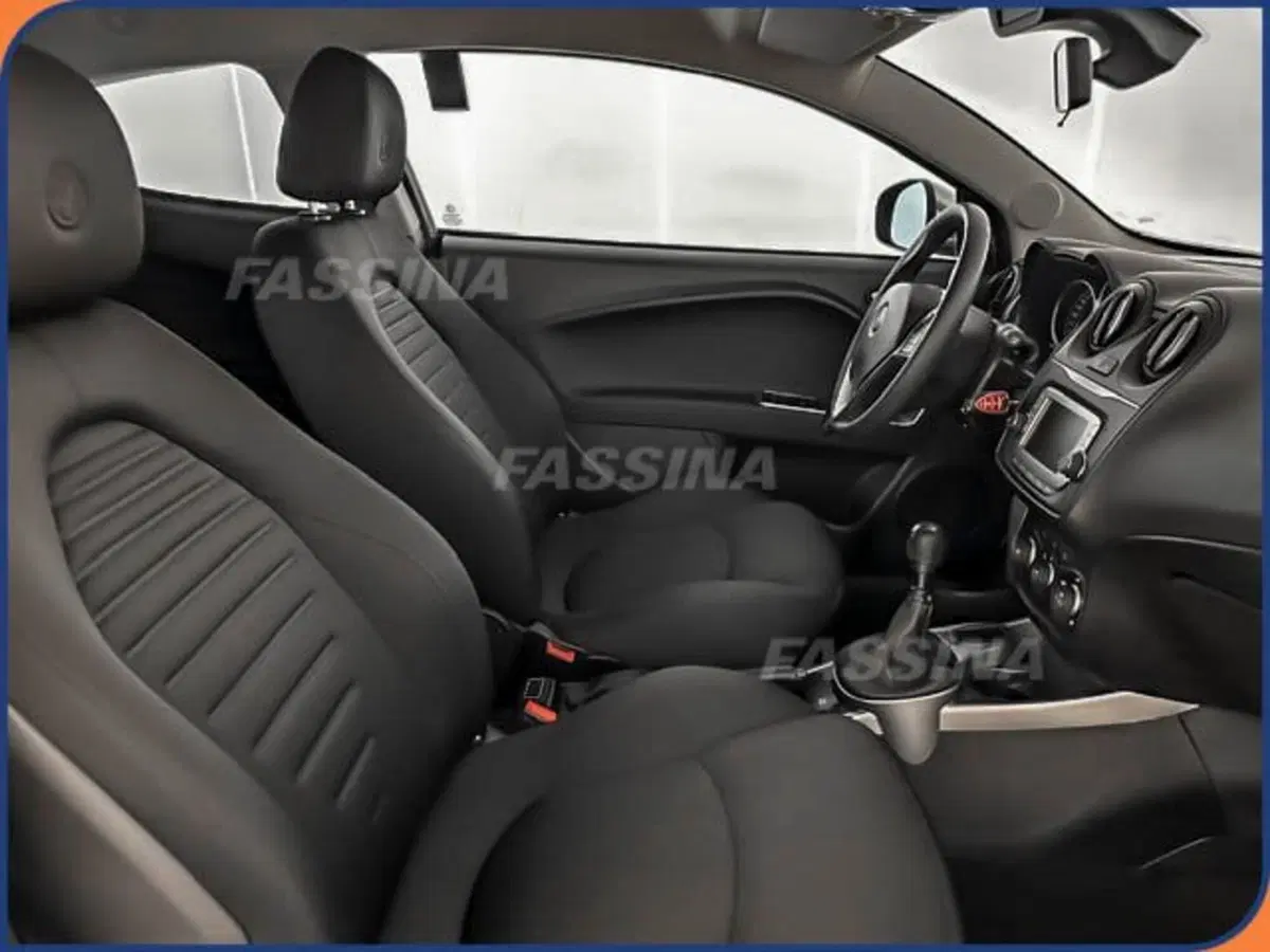 Alfa Romeo MiTo usata a Milano (14)