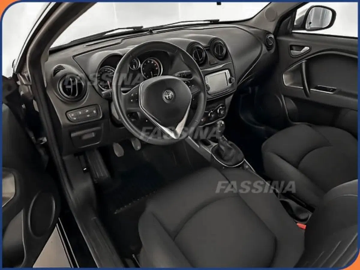 Alfa Romeo MiTo usata a Milano (9)