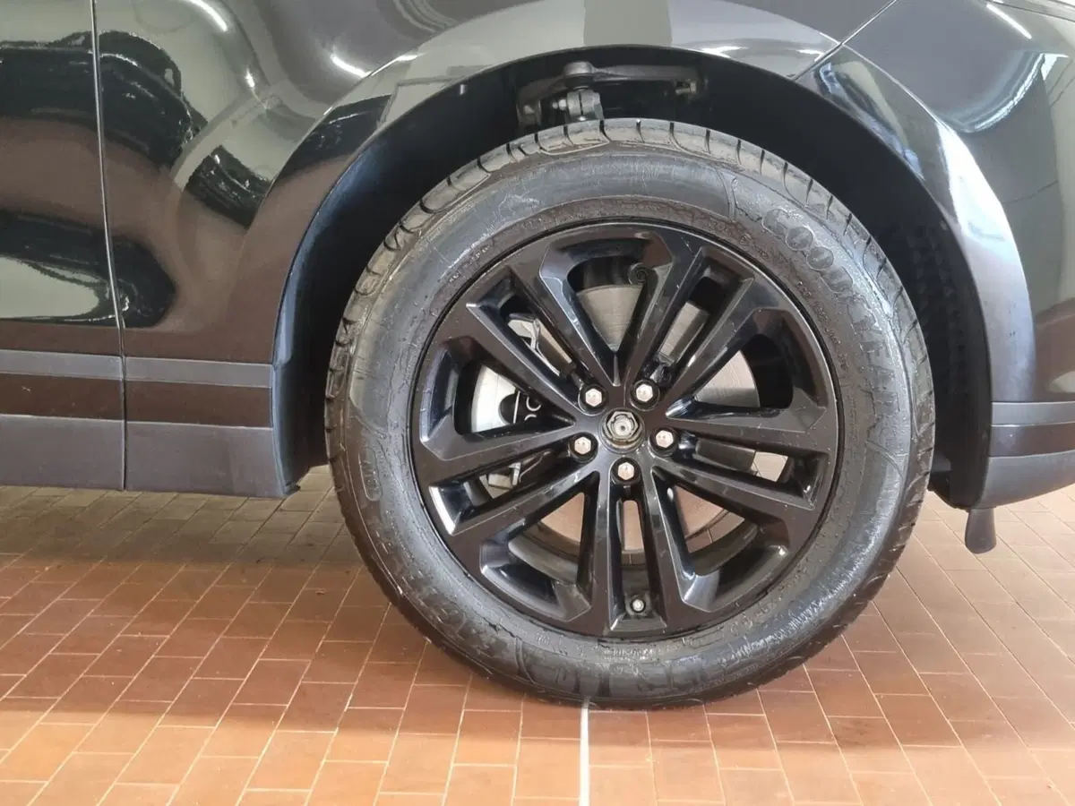 Land Rover Range Rover Velar usata a Brescia (9)