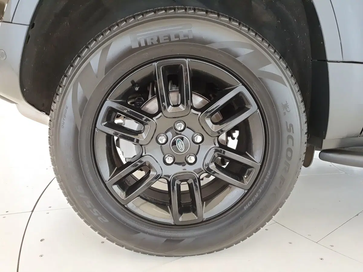 Land Rover Defender usata a Monza e Brianza (9)