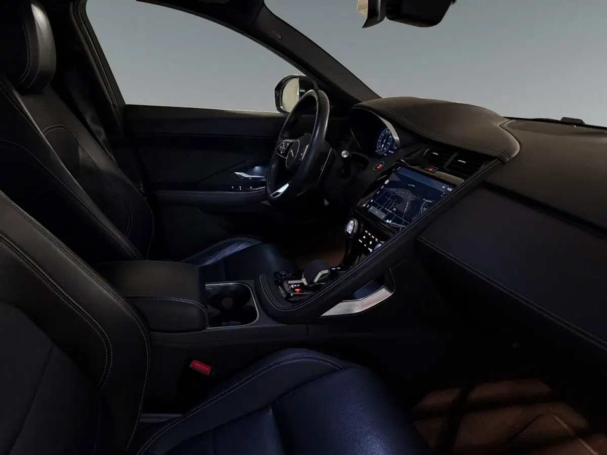 Jaguar E-Pace usata a Trento (3)