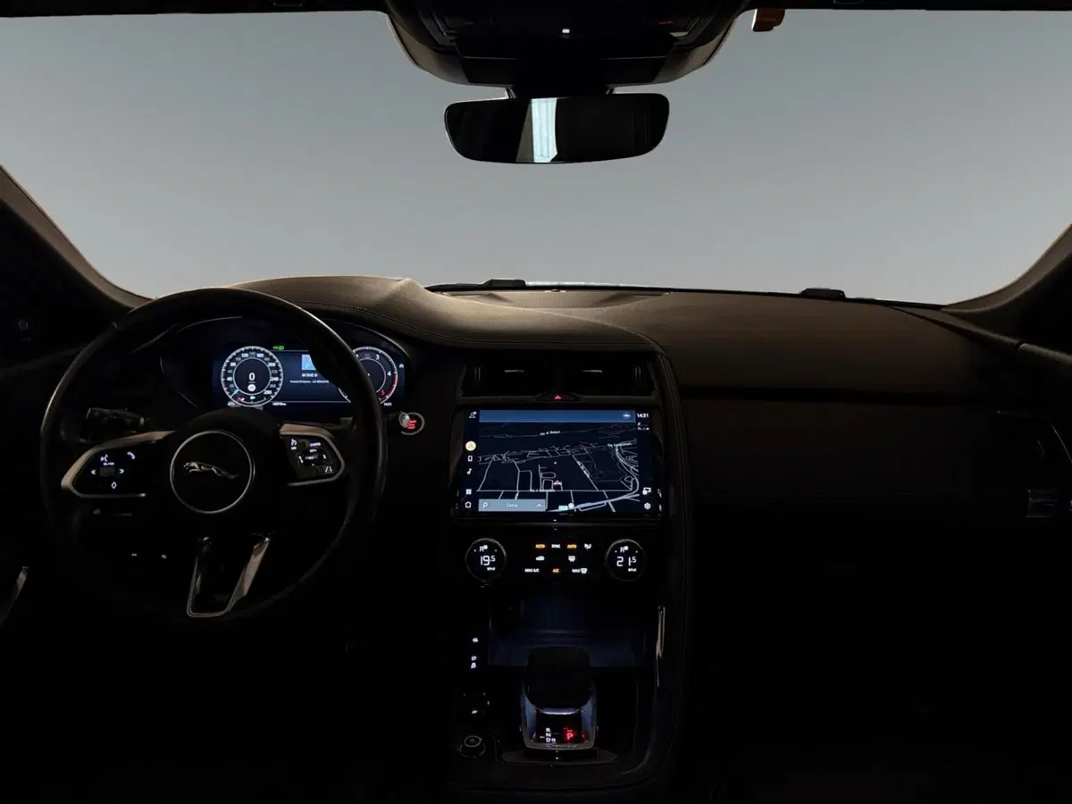 Jaguar E-Pace usata a Trento (4)