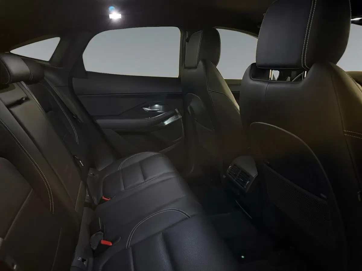 Jaguar E-Pace usata a Trento (5)