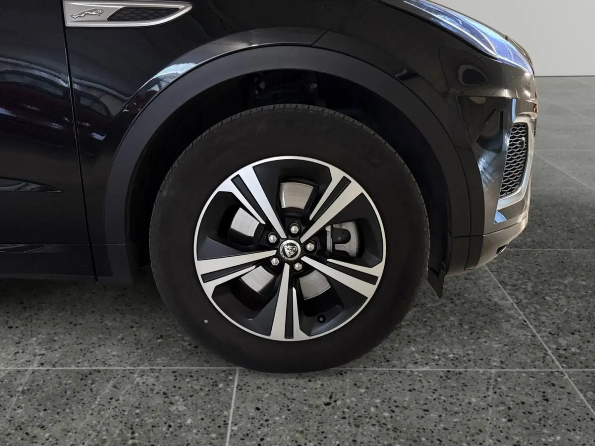 Jaguar E-Pace usata a Trento (9)