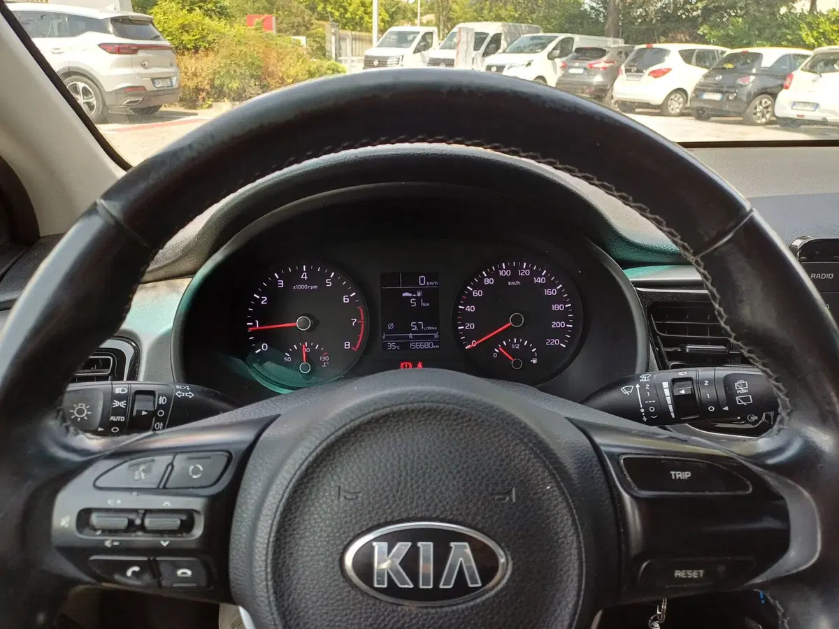 Kia Rio usata a Modena (13)