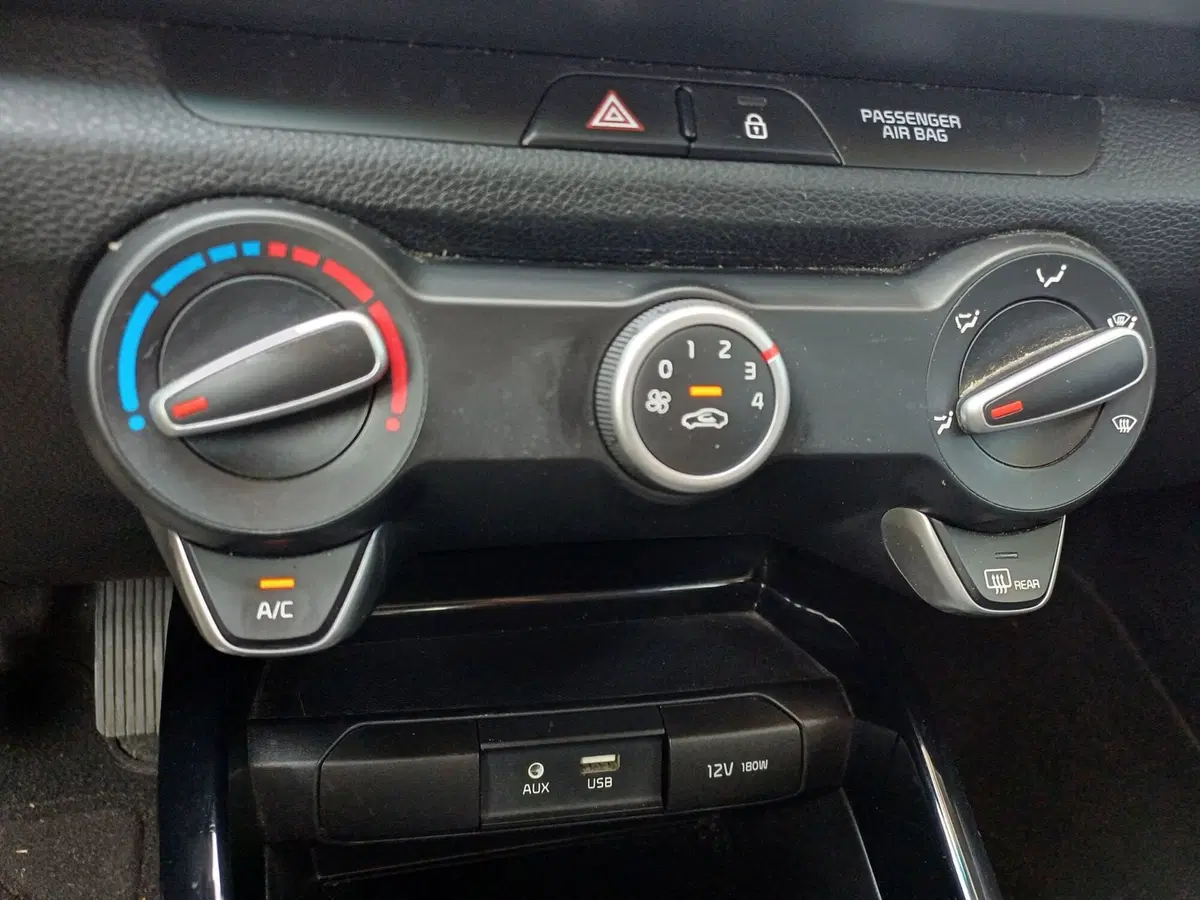Kia Rio usata a Modena (17)