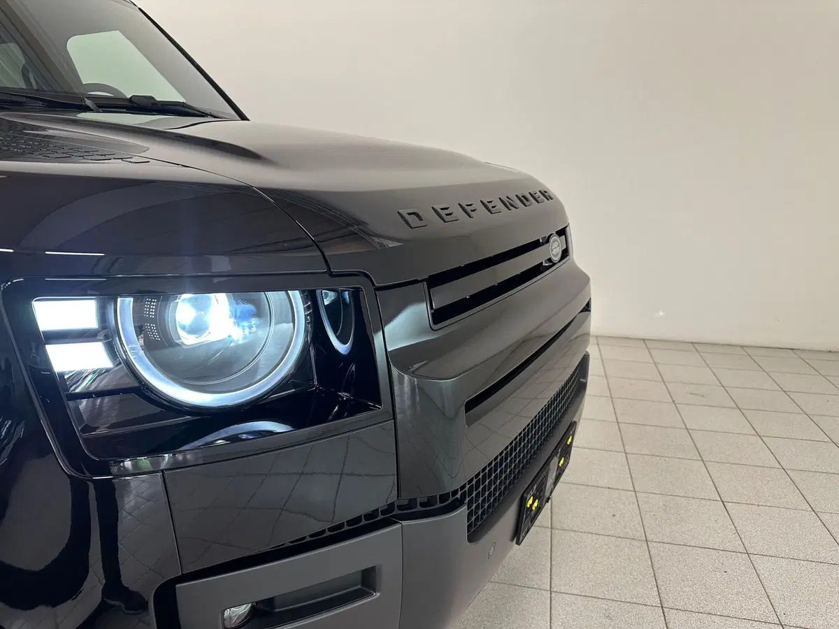 Land Rover Defender usata a Novara (15)