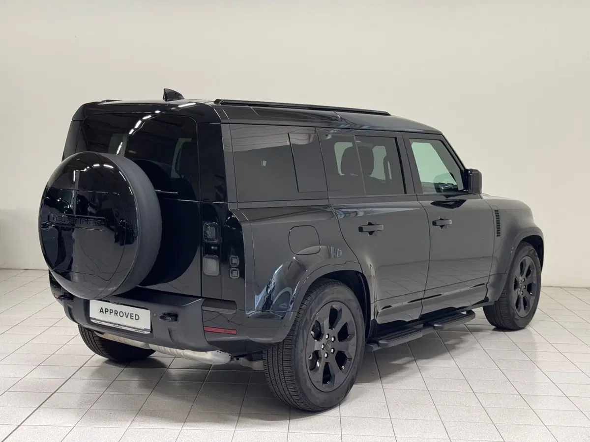 Land Rover Defender usata a Novara (2)