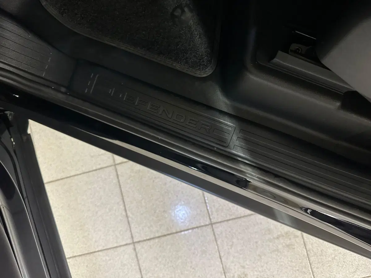 Land Rover Defender usata a Novara (20)