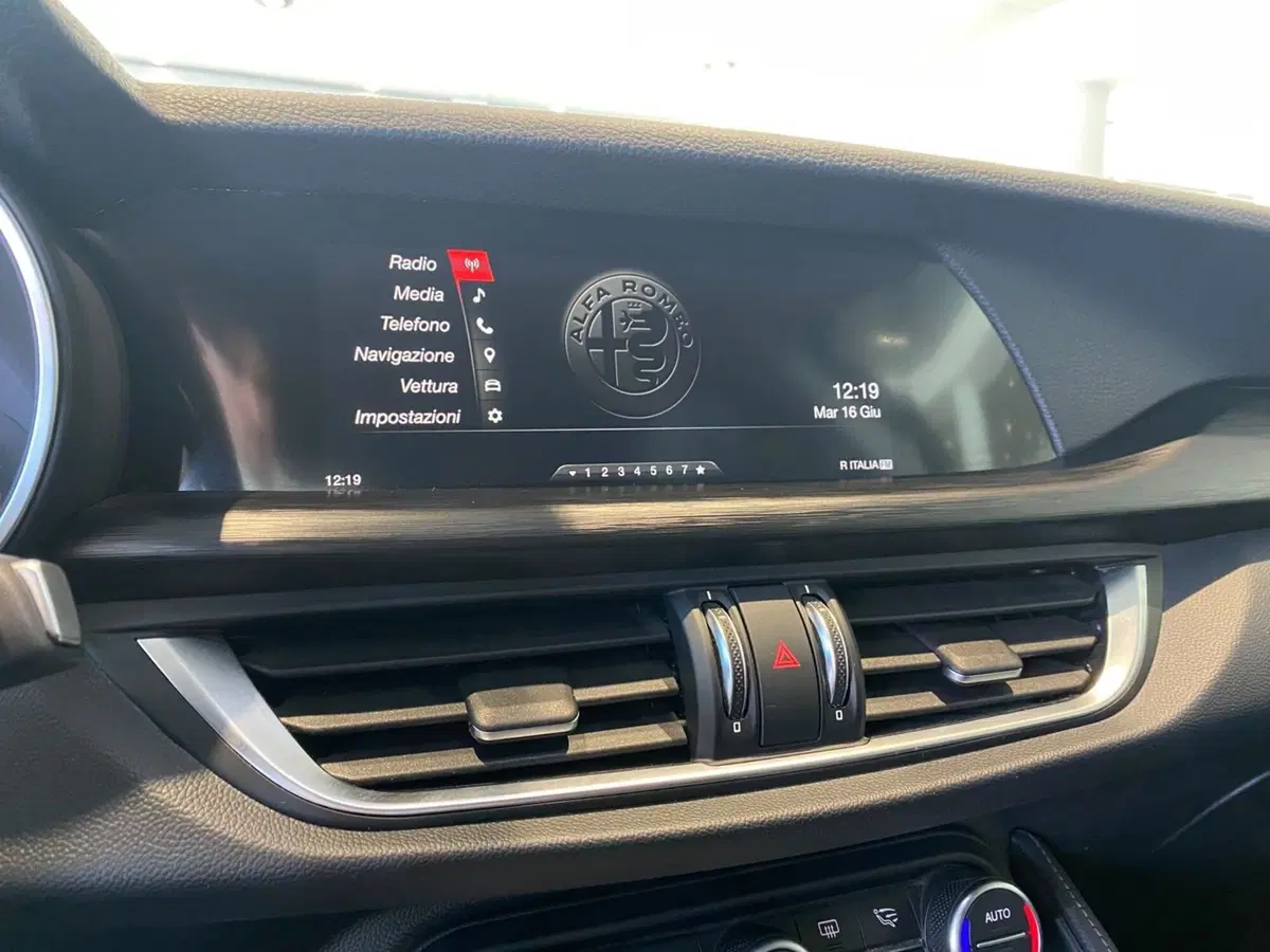 Alfa Romeo Stelvio usata a Firenze (15)