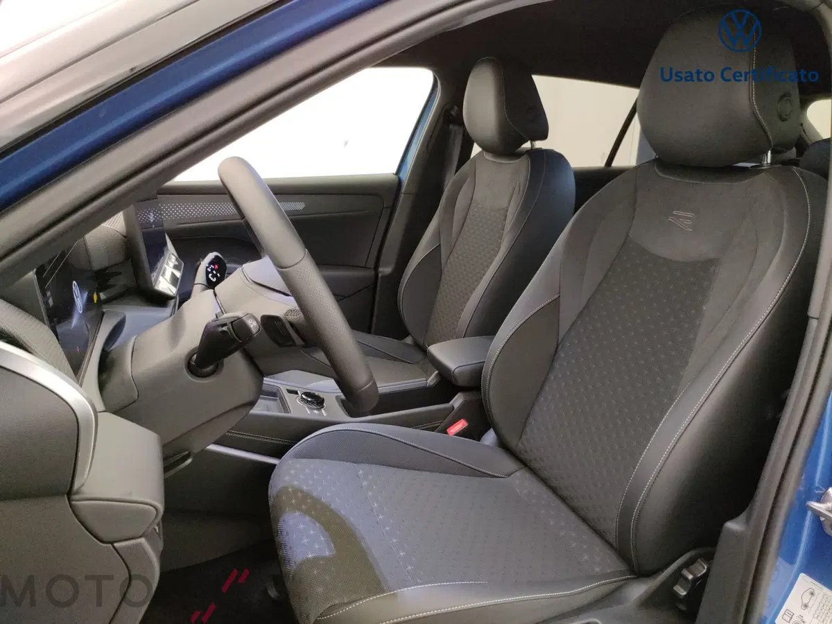 Volkswagen T-Roc nuova a Varese (11)
