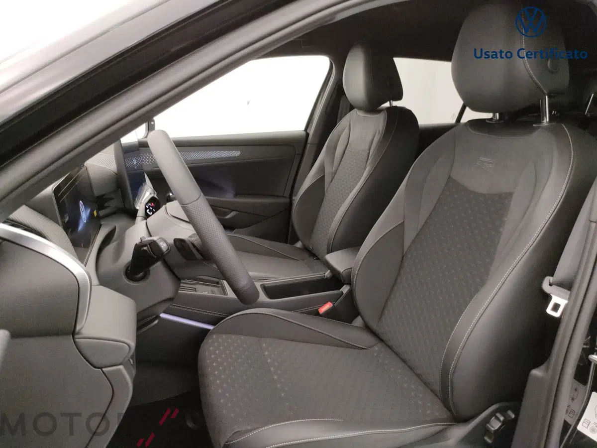 Volkswagen T-Roc nuova a Varese (11)