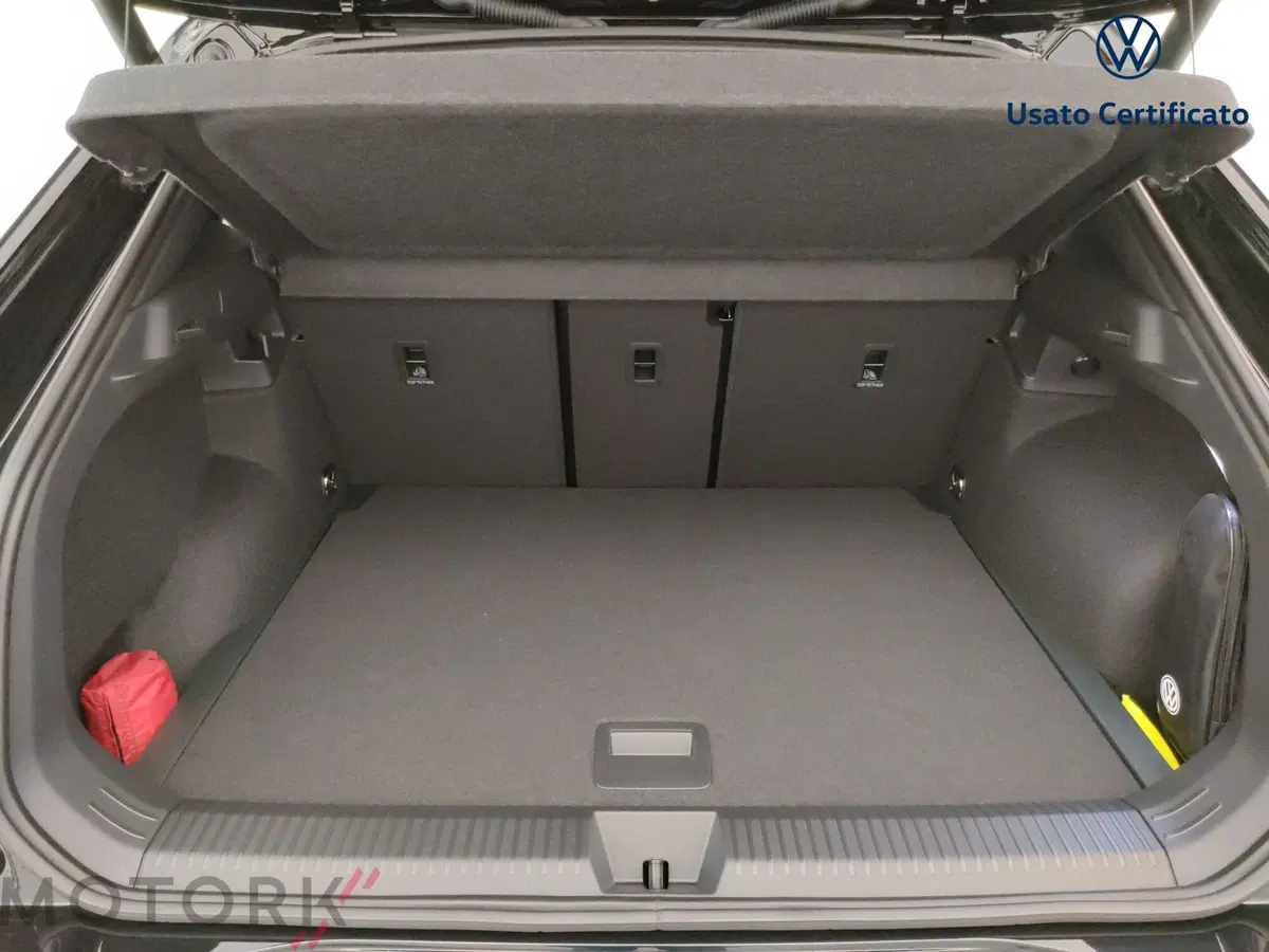 Volkswagen T-Roc nuova a Varese (9)