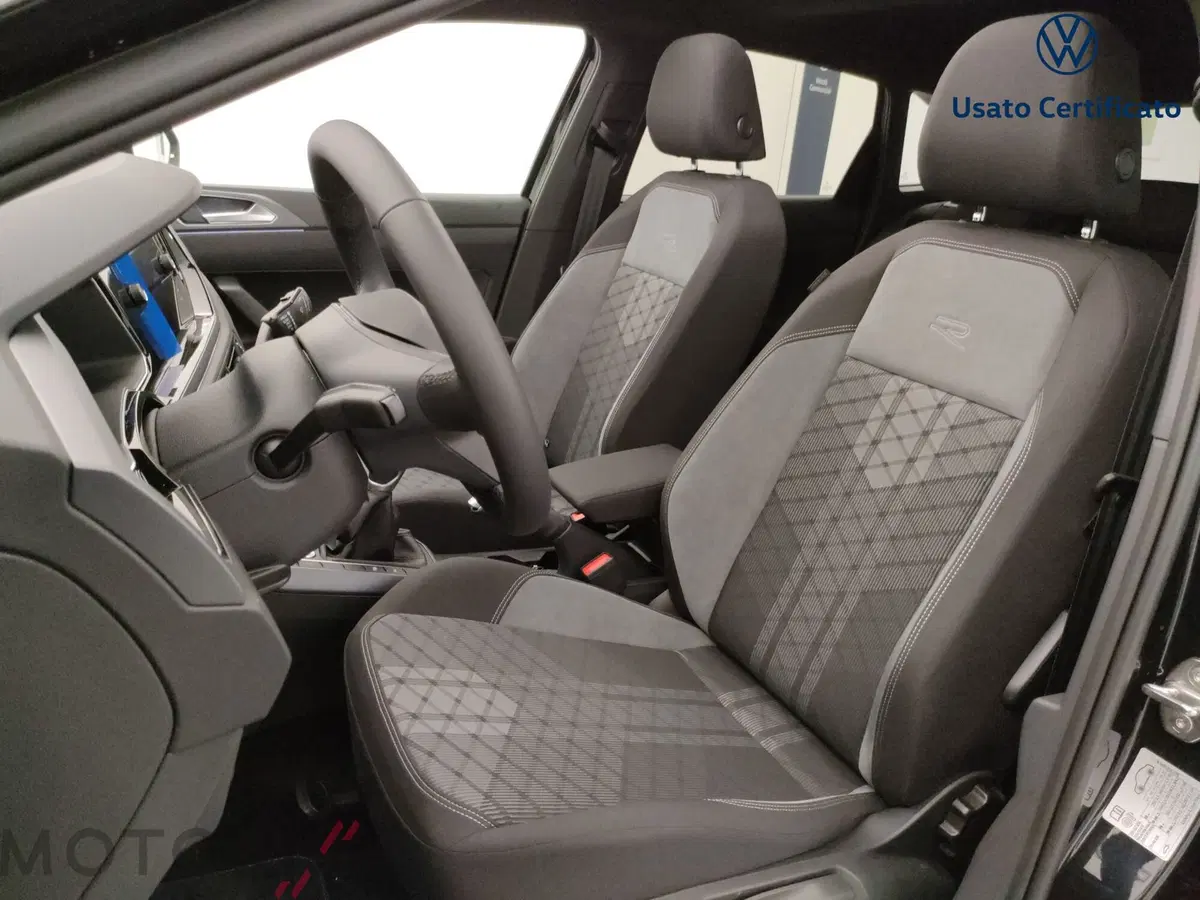Volkswagen Taigo nuova a Varese (11)