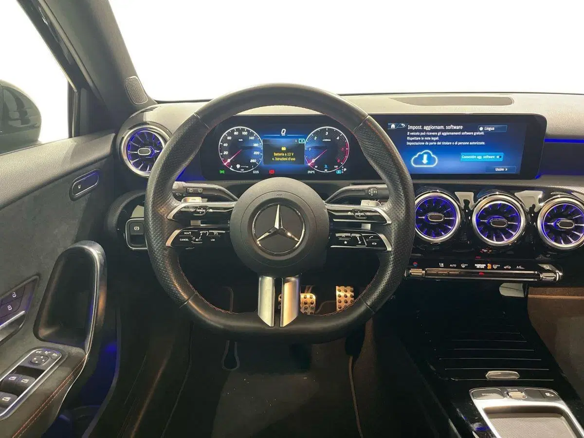 Mercedes-Benz Classe A usata a Napoli (13)