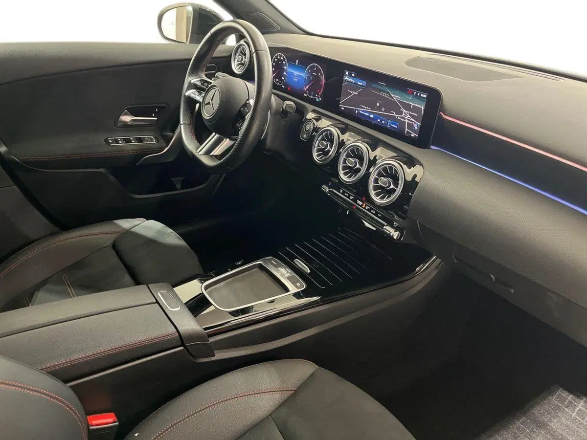 Mercedes-Benz Classe A usata a Napoli (16)