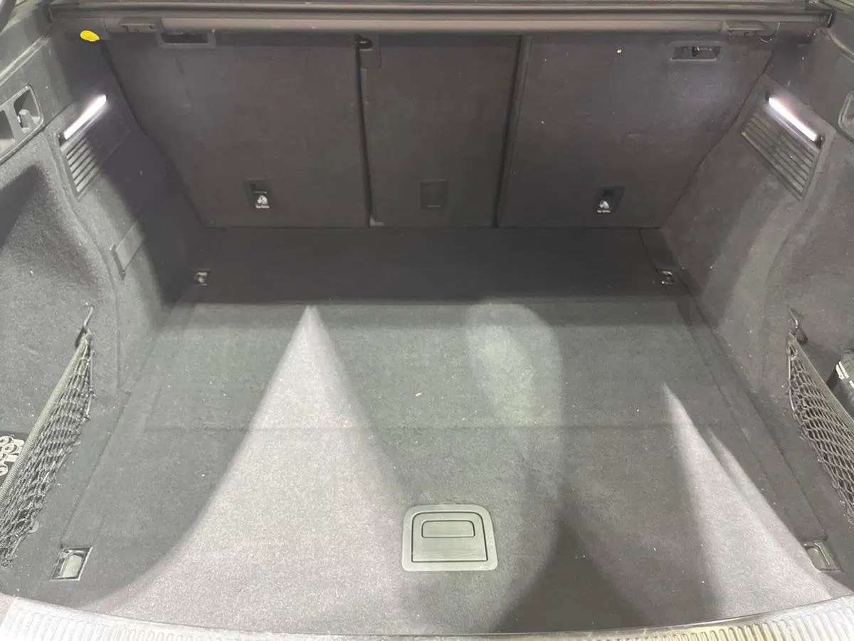 Audi Q4 Sportback usata a Napoli (10)