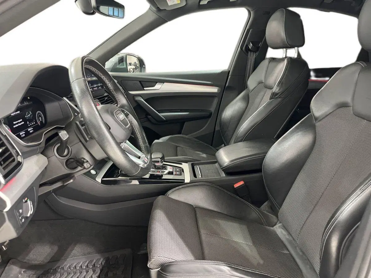 Audi Q4 Sportback usata a Napoli (12)
