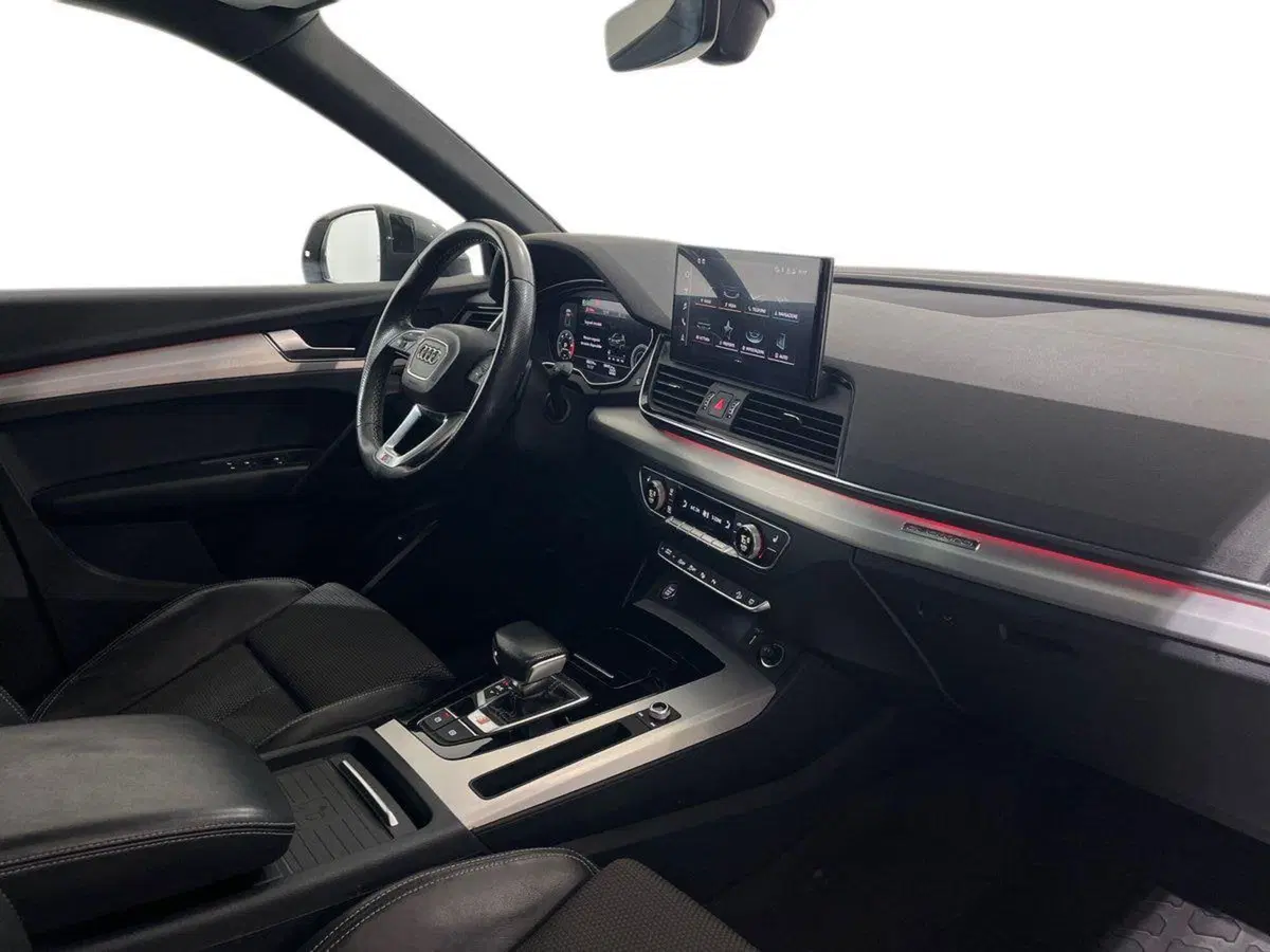 Audi Q4 Sportback usata a Napoli (16)