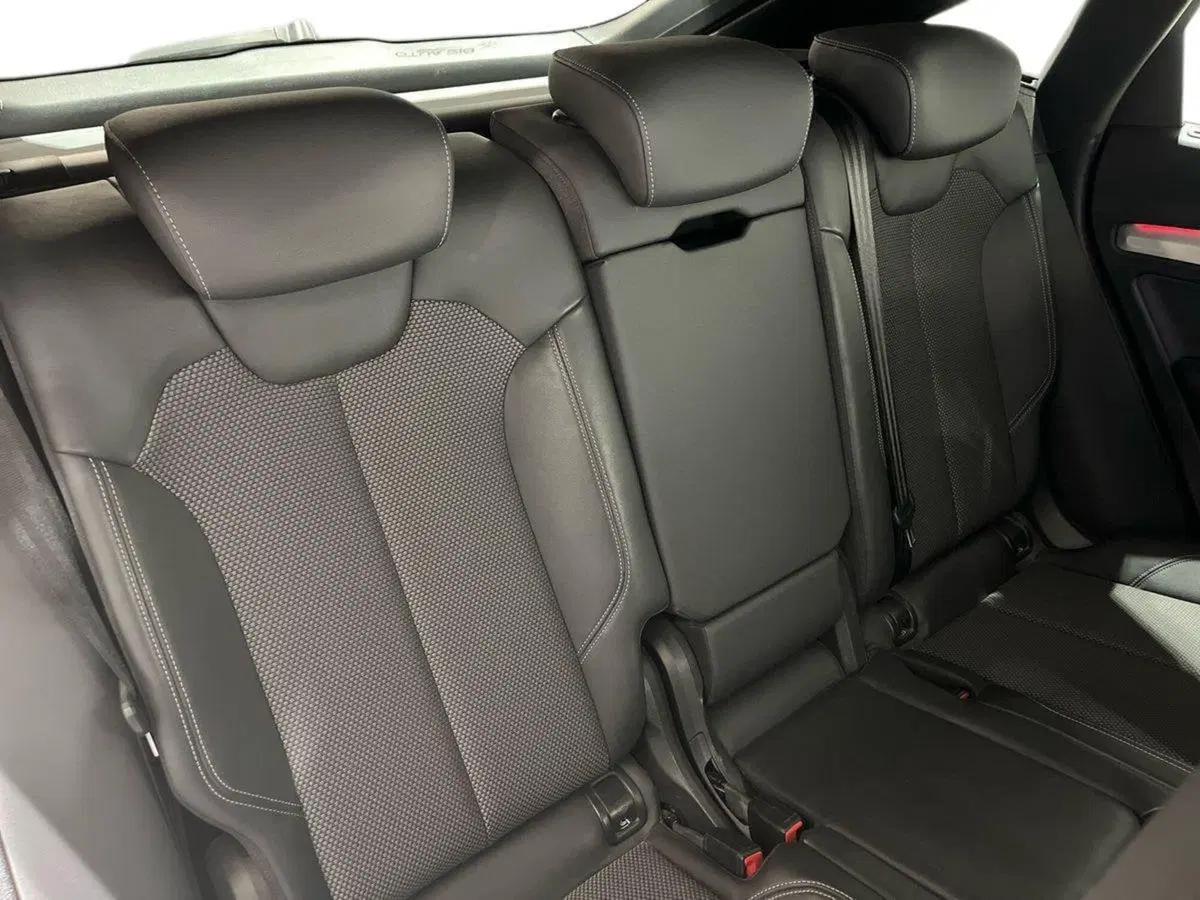 Audi Q4 Sportback usata a Napoli (17)