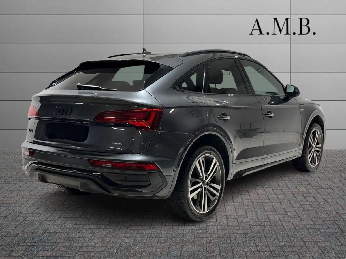 Audi Q4 Sportback usata a Napoli (2)