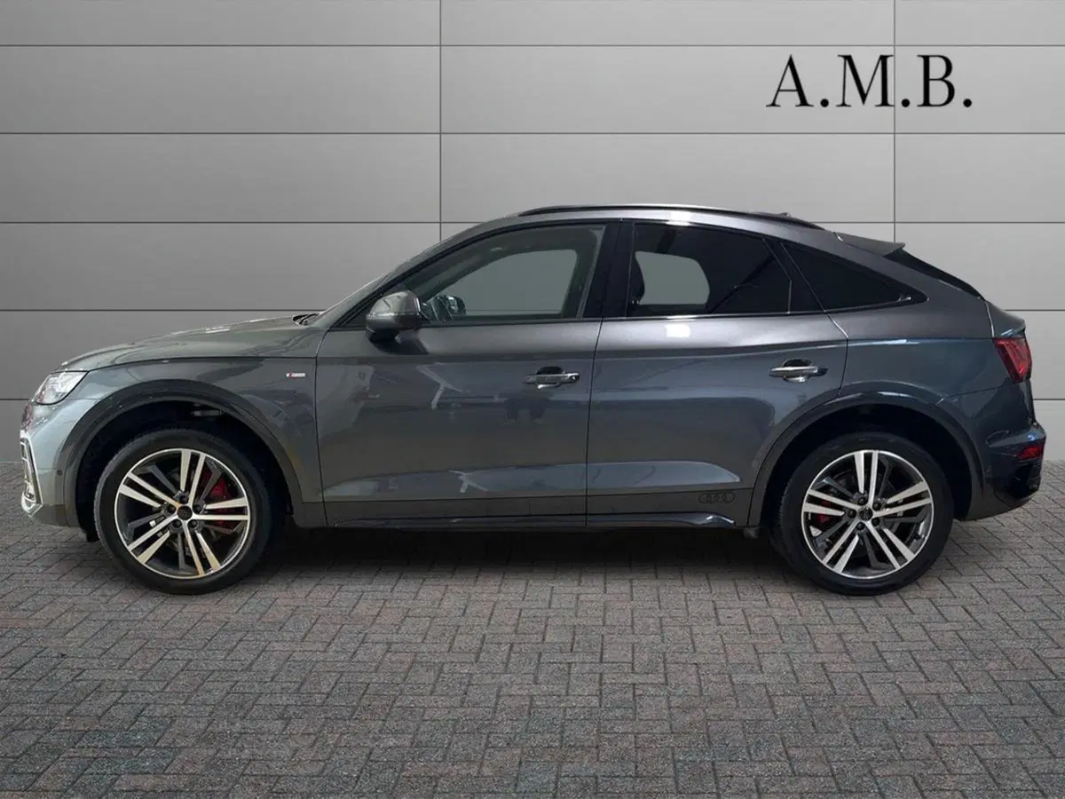Audi Q4 Sportback usata a Napoli (6)