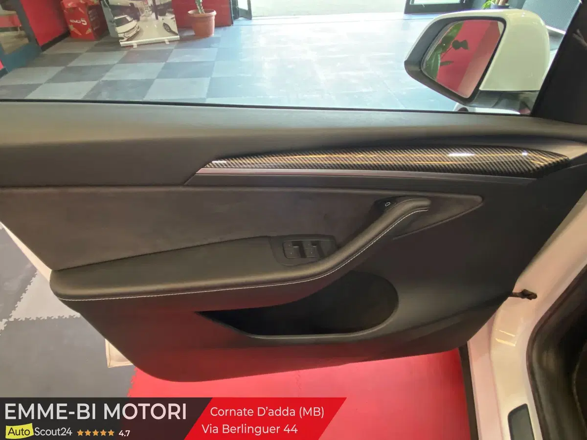 Tesla Model Y usata a Monza e Brianza (16)