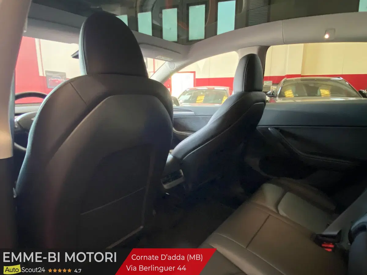 Tesla Model Y usata a Monza e Brianza (17)