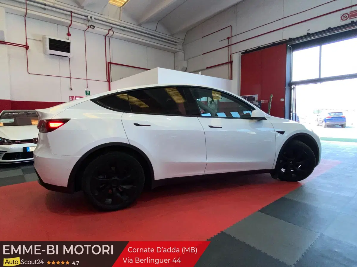 Tesla Model Y usata a Monza e Brianza (3)