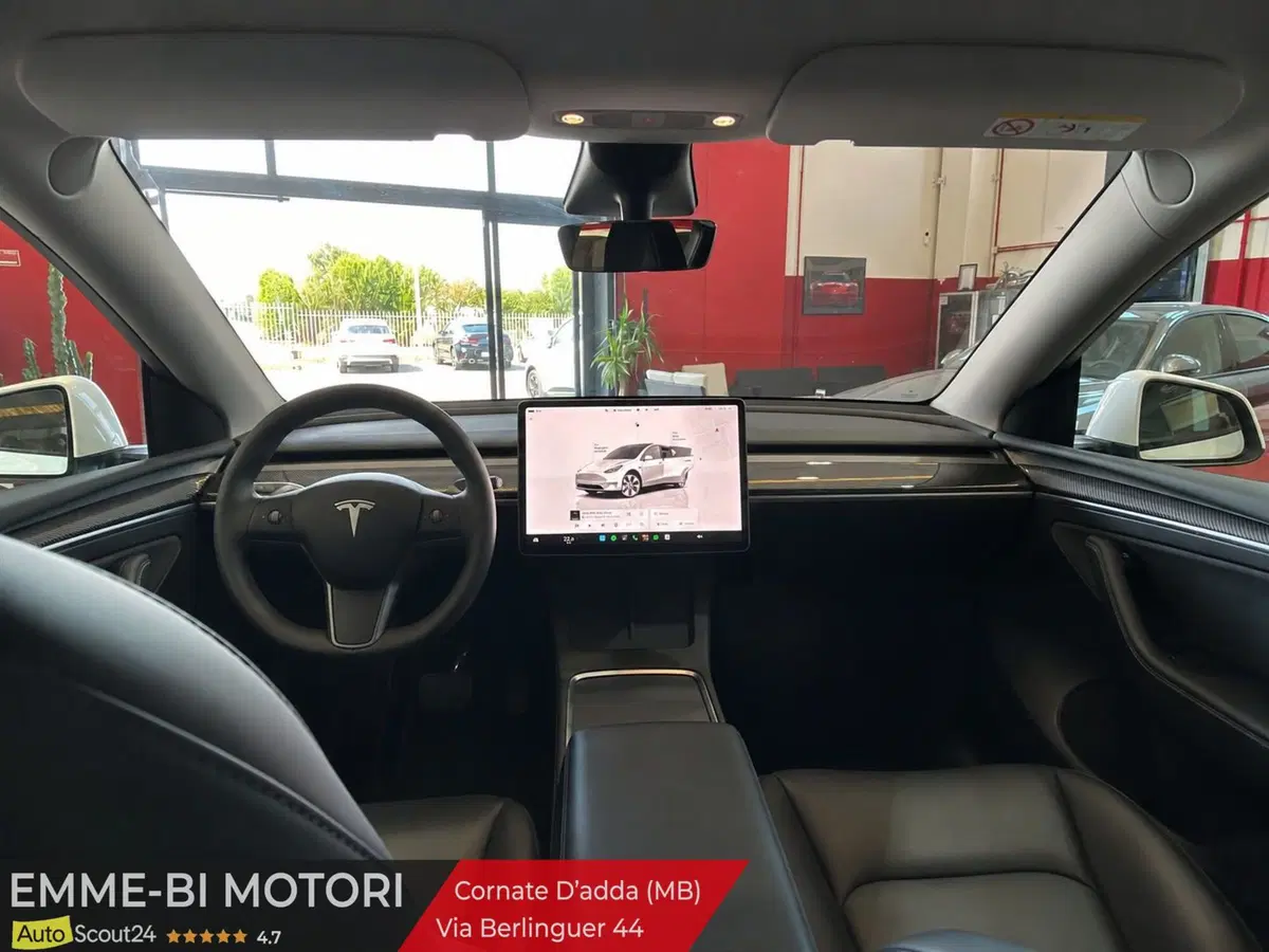 Tesla Model Y usata a Monza e Brianza (7)