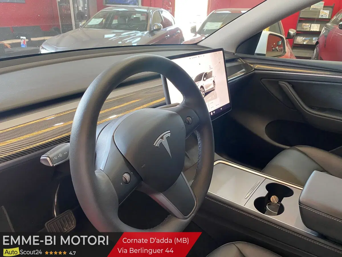 Tesla Model Y usata a Monza e Brianza (8)