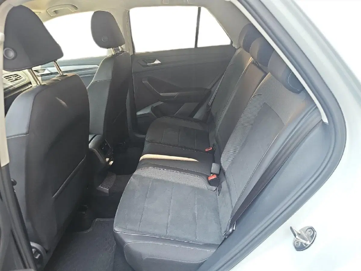 Volkswagen T-Roc usata a Lecco (11)