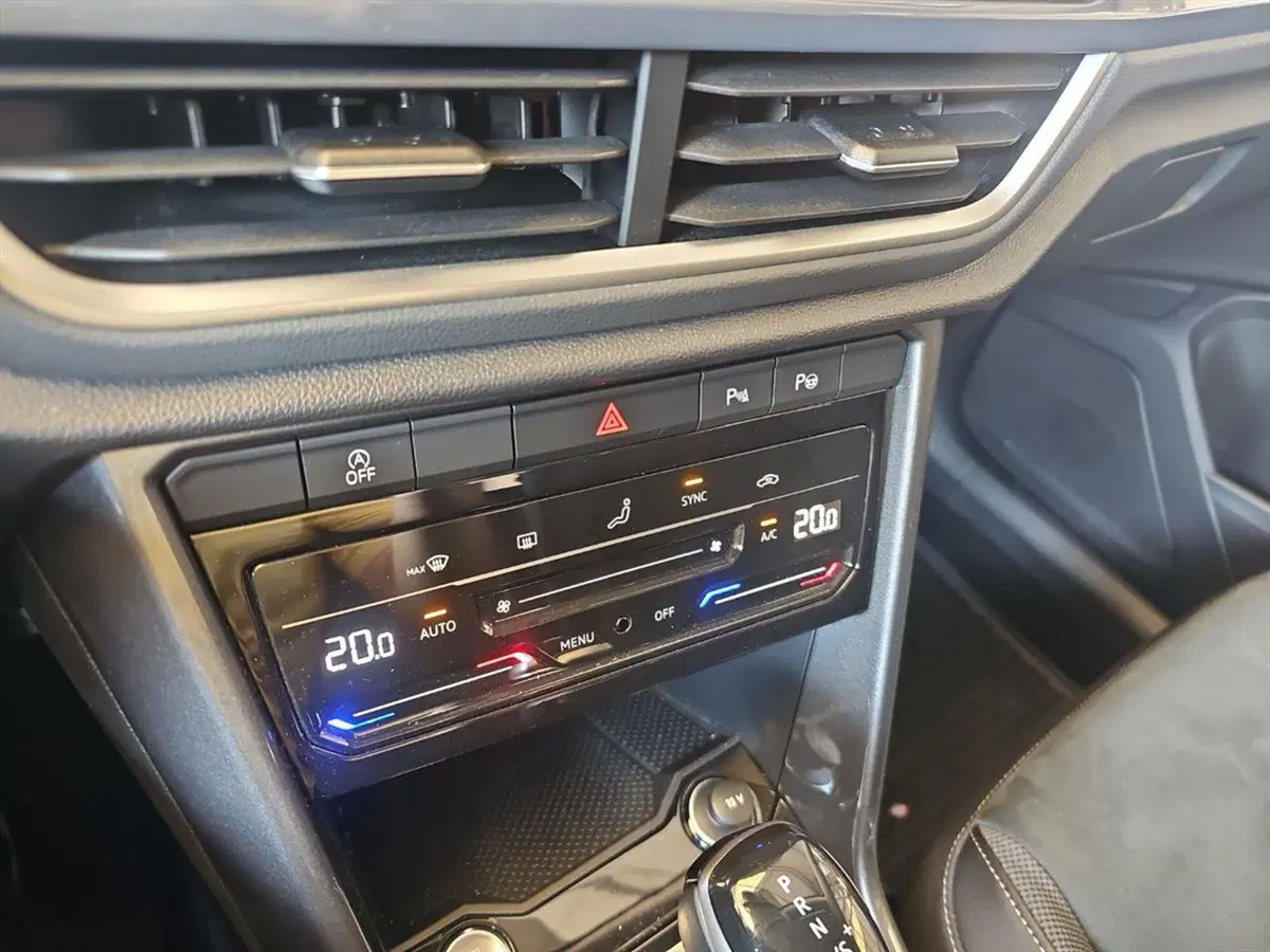 Volkswagen T-Roc usata a Lecco (12)