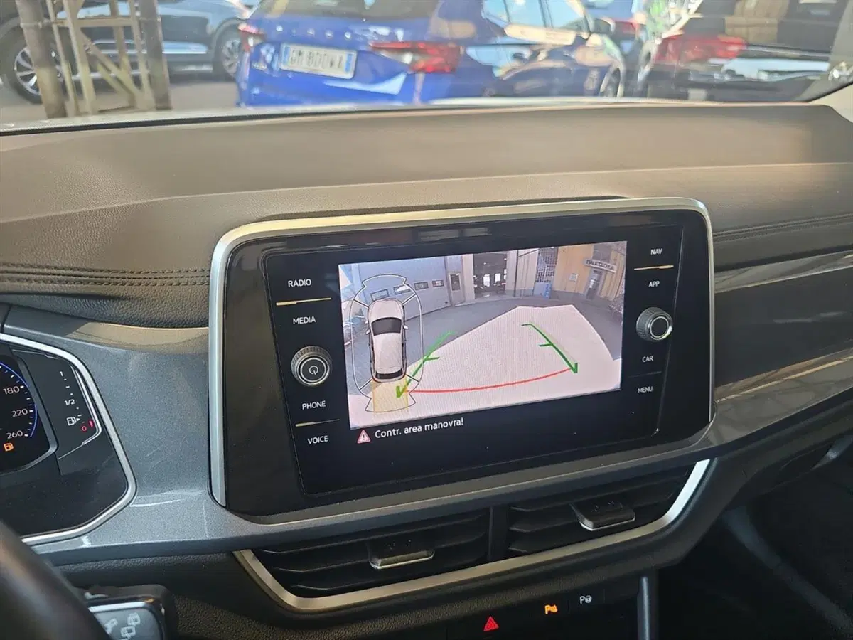 Volkswagen T-Roc usata a Lecco (14)