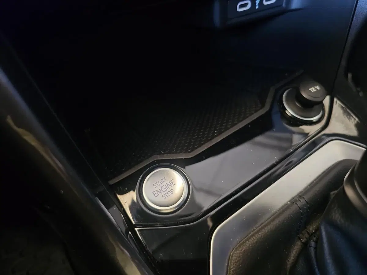Volkswagen T-Roc usata a Lecco (15)