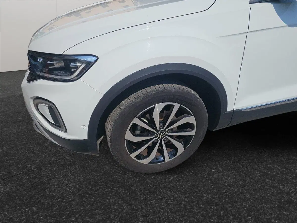 Volkswagen T-Roc usata a Lecco (16)